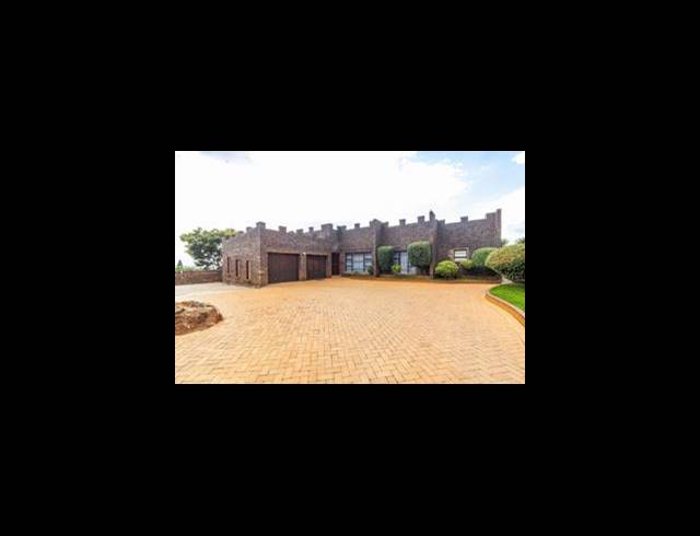 5 BEDROOM HOUSE FOR SALE IN BASSONIA